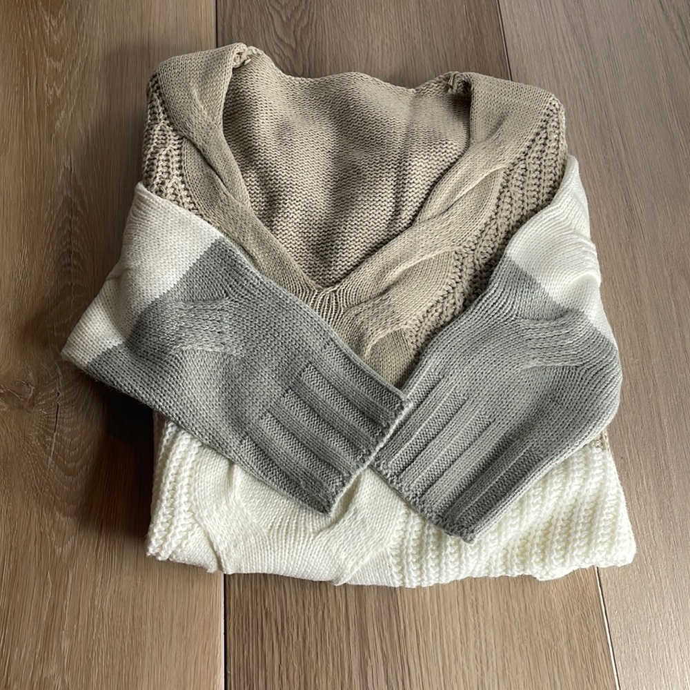 Brand New: Color Block Cable Knit V-Neck Sweater